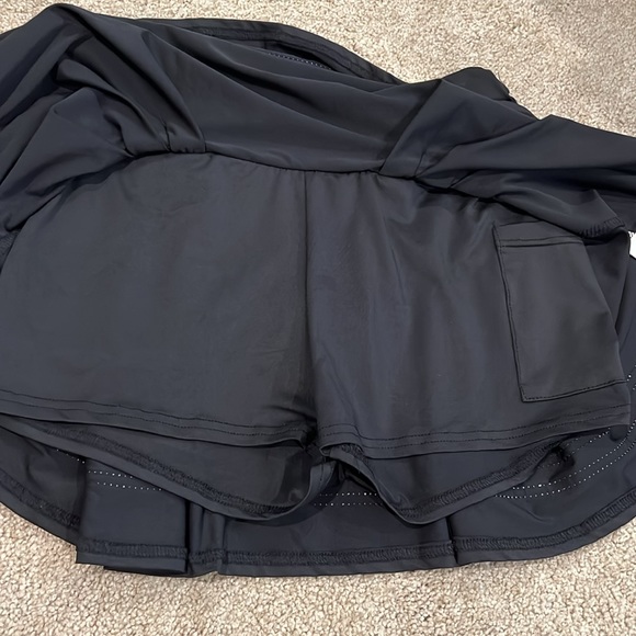 NWT small Black tennis skirt with built in shorts - cream stripe - Picture 2 of 3